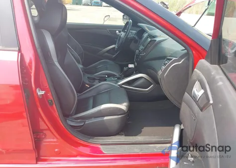 2016 Hyundai Veloster Turbo z USA, uszkodzony, nr VIN KMHTC6AE7GU258709